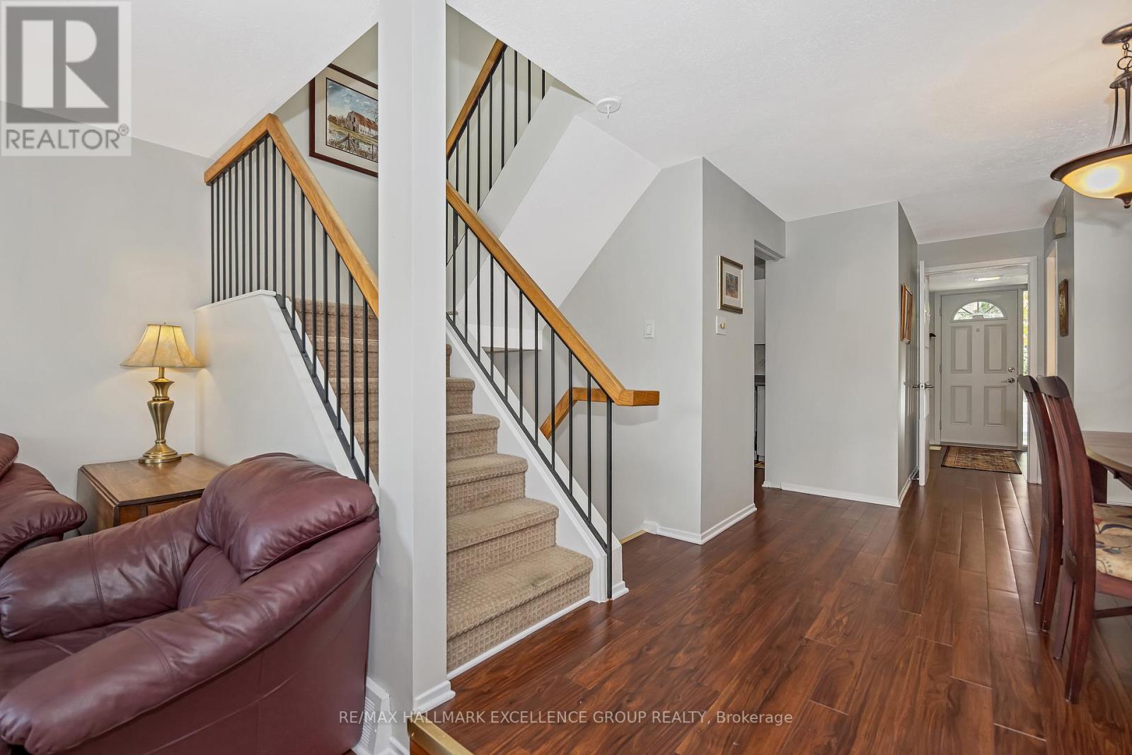 102f Valley Stream Drive, Ottawa, Ontario  K2H 9E1 - Photo 18 - X12392048