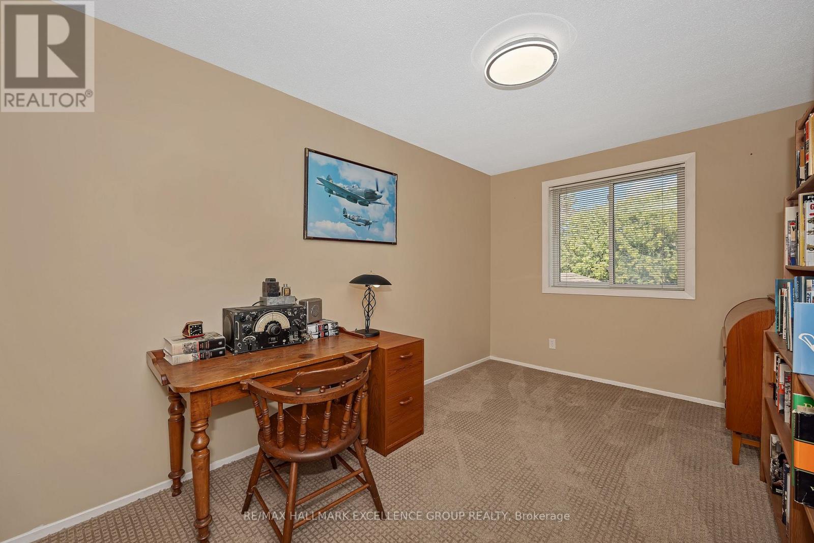 102f Valley Stream Drive, Ottawa, Ontario  K2H 9E1 - Photo 25 - X12392048