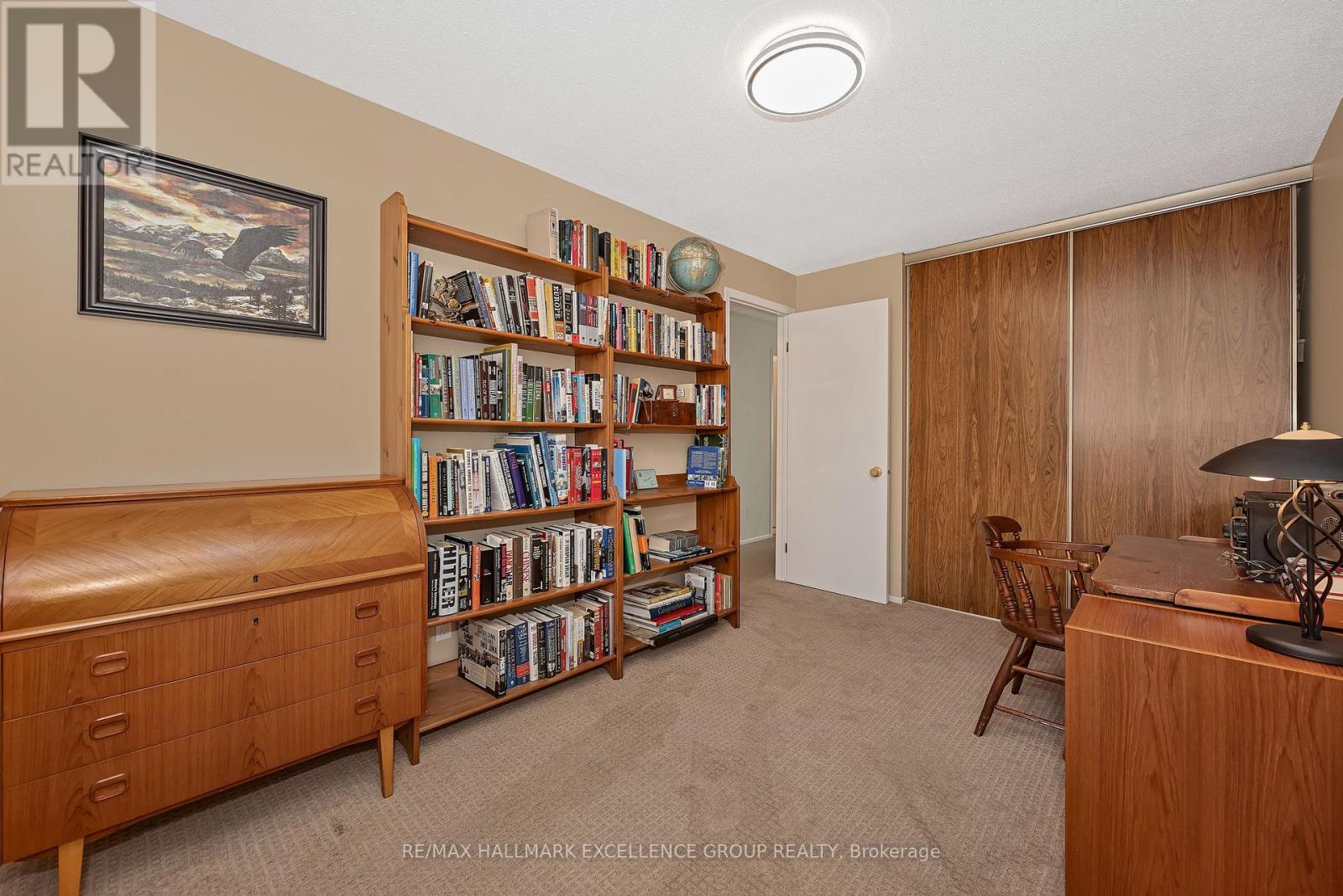 102f Valley Stream Drive, Ottawa, Ontario  K2H 9E1 - Photo 26 - X12392048