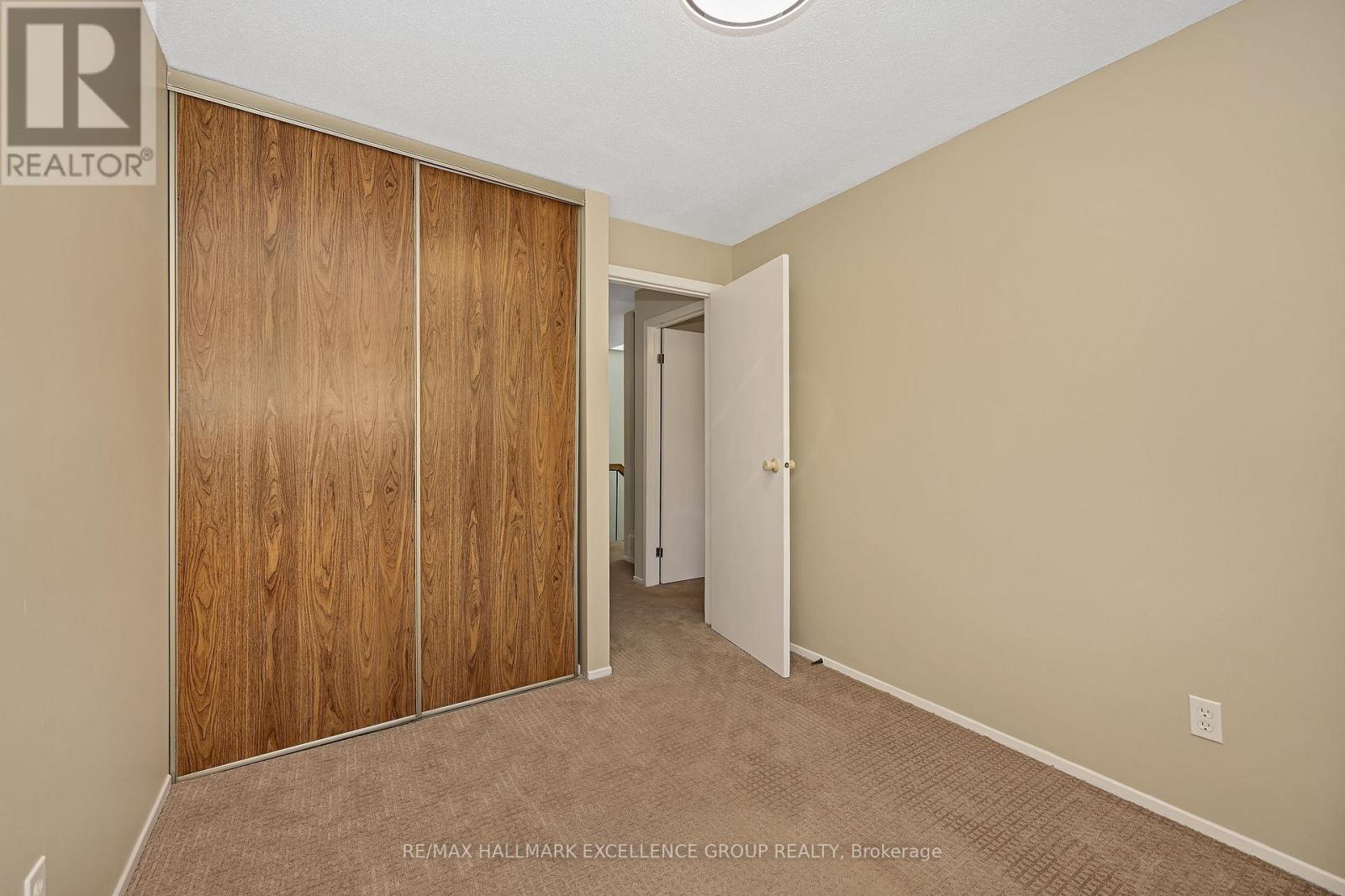 102f Valley Stream Drive, Ottawa, Ontario  K2H 9E1 - Photo 28 - X12392048