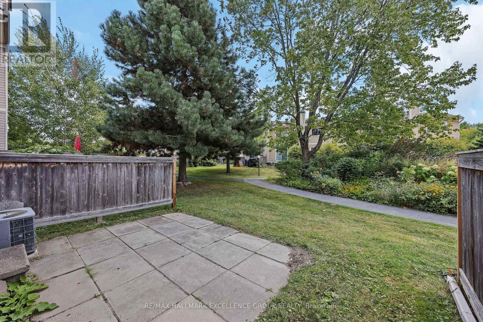 102f Valley Stream Drive, Ottawa, Ontario  K2H 9E1 - Photo 37 - X12392048