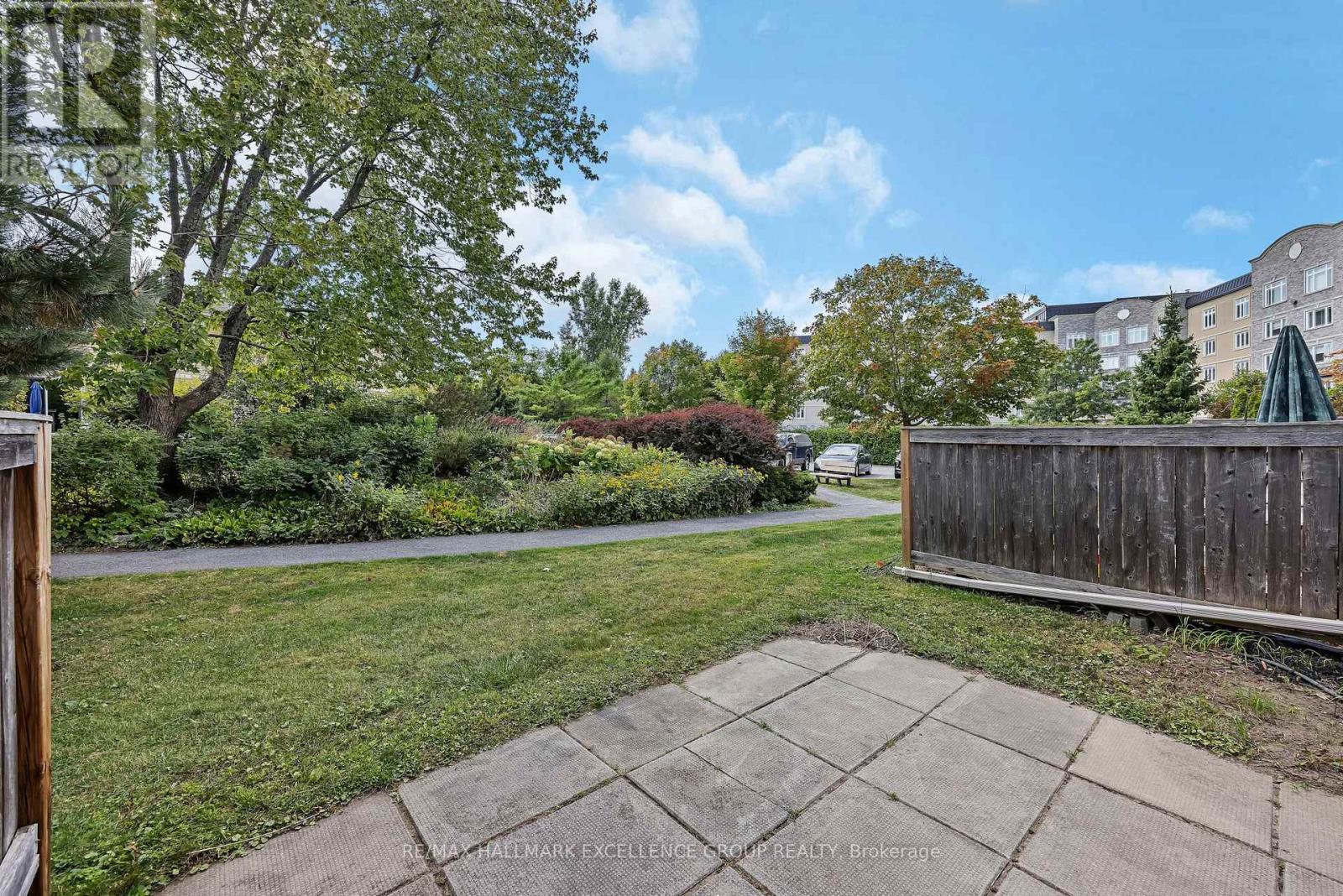 102f Valley Stream Drive, Ottawa, Ontario  K2H 9E1 - Photo 38 - X12392048