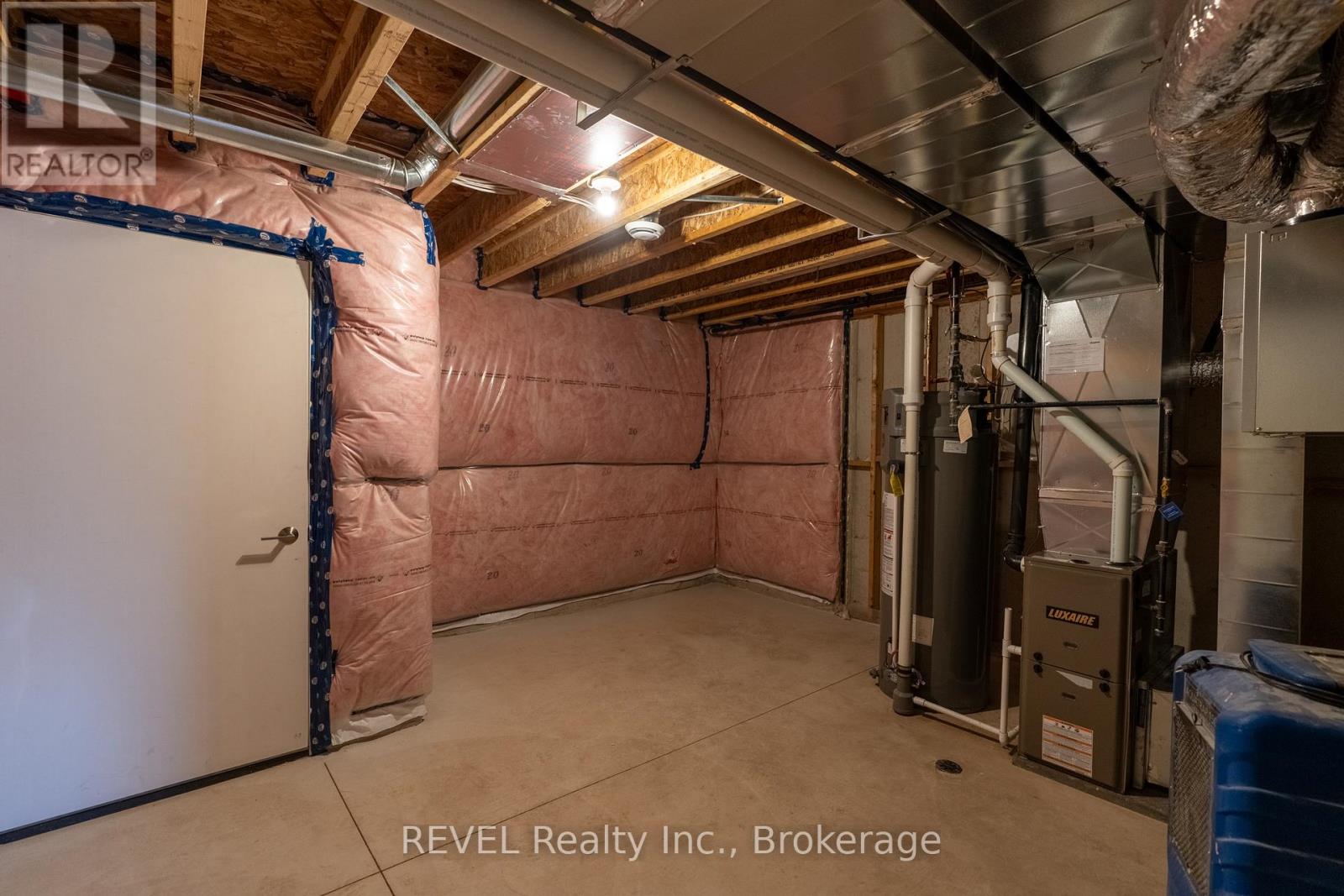 70f Seneca Drive, Fort Erie, Ontario  L2A 1C2 - Photo 17 - X12391883