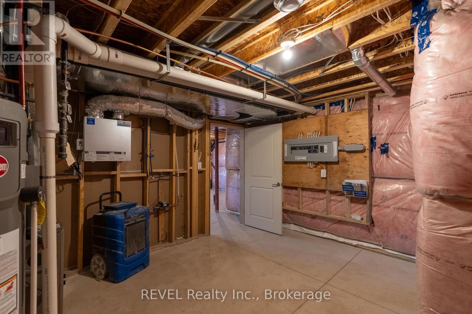70f Seneca Drive, Fort Erie, Ontario  L2A 1C2 - Photo 18 - X12391883