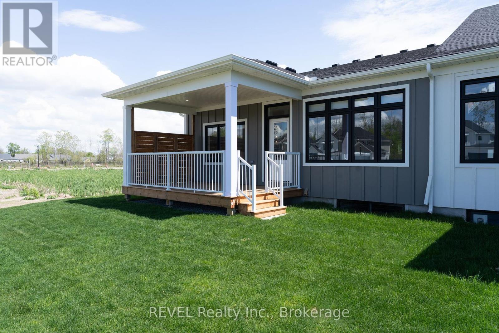 70f Seneca Drive, Fort Erie, Ontario  L2A 1C2 - Photo 24 - X12391883