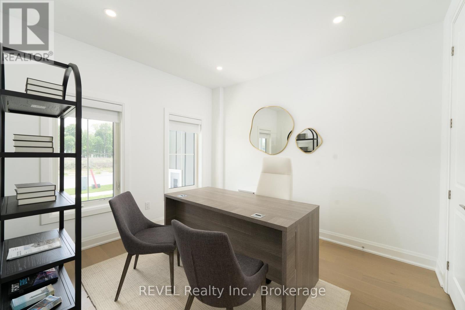70f Seneca Drive, Fort Erie, Ontario  L2A 1C2 - Photo 4 - X12391883