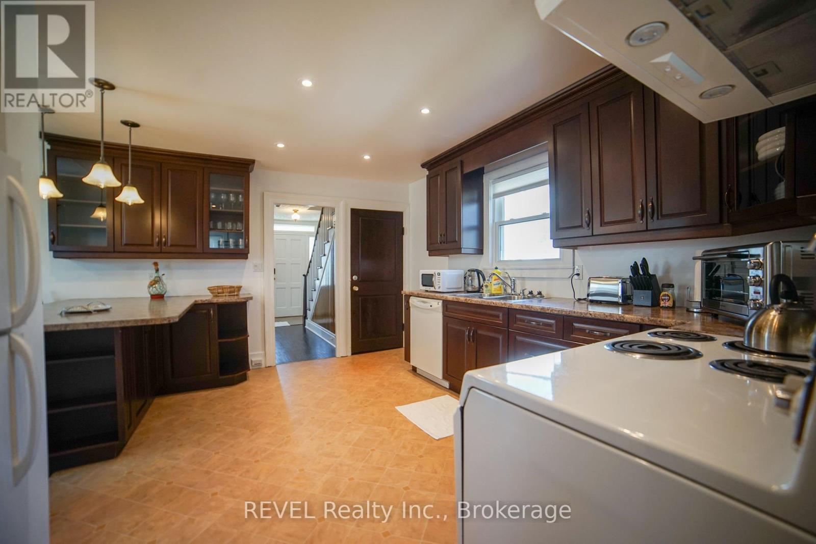 4046 Main Street, Niagara Falls, Ontario  L2G 6C2 - Photo 14 - X12391959