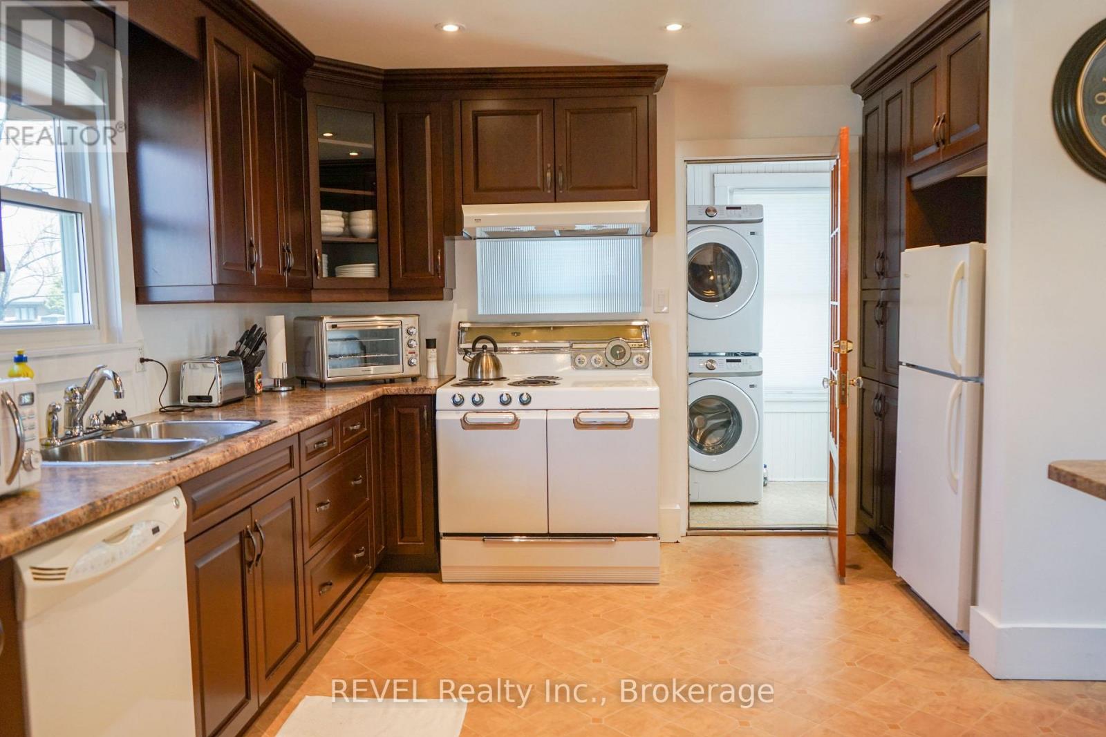 4046 Main Street, Niagara Falls, Ontario  L2G 6C2 - Photo 15 - X12391959