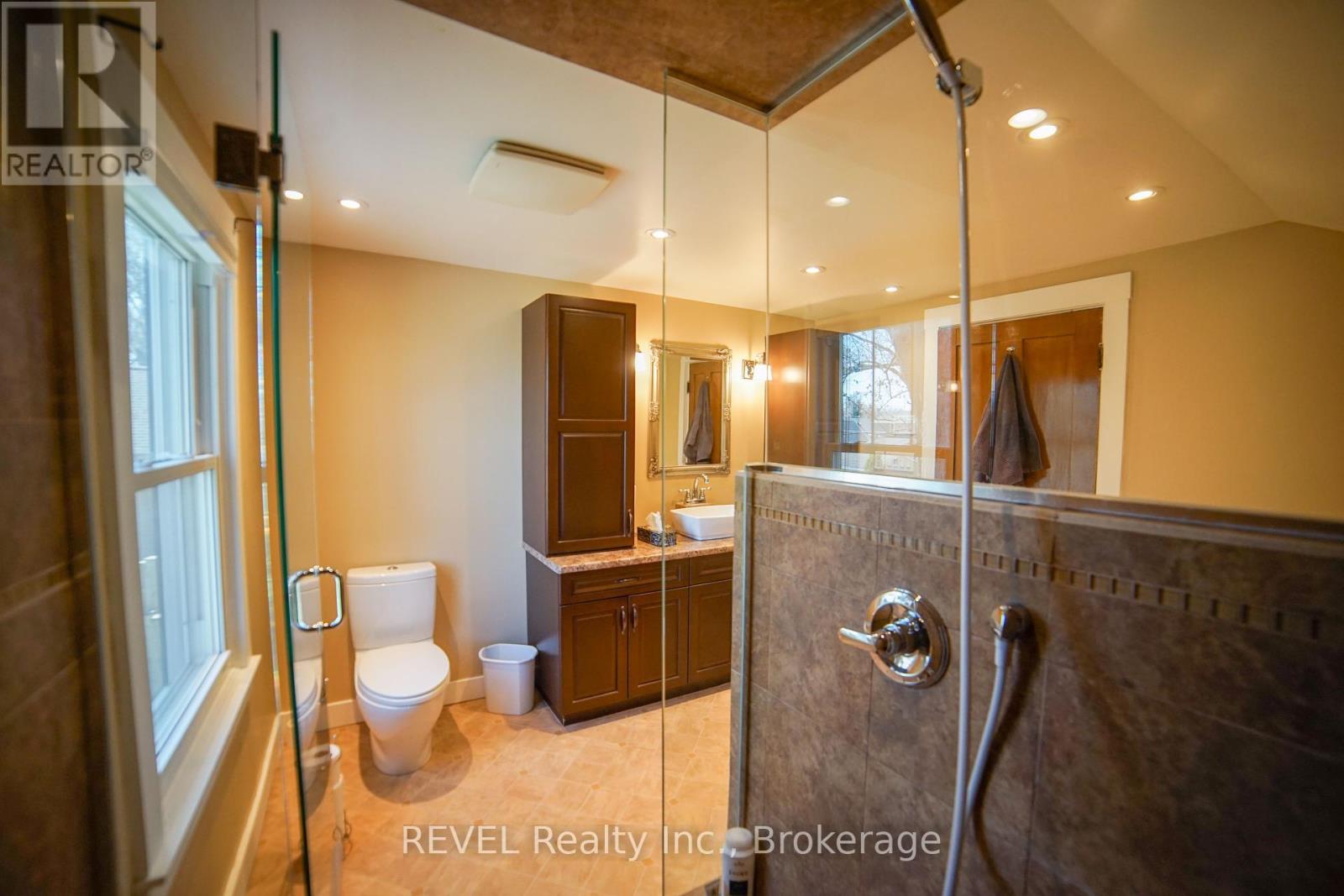 4046 Main Street, Niagara Falls, Ontario  L2G 6C2 - Photo 26 - X12391959