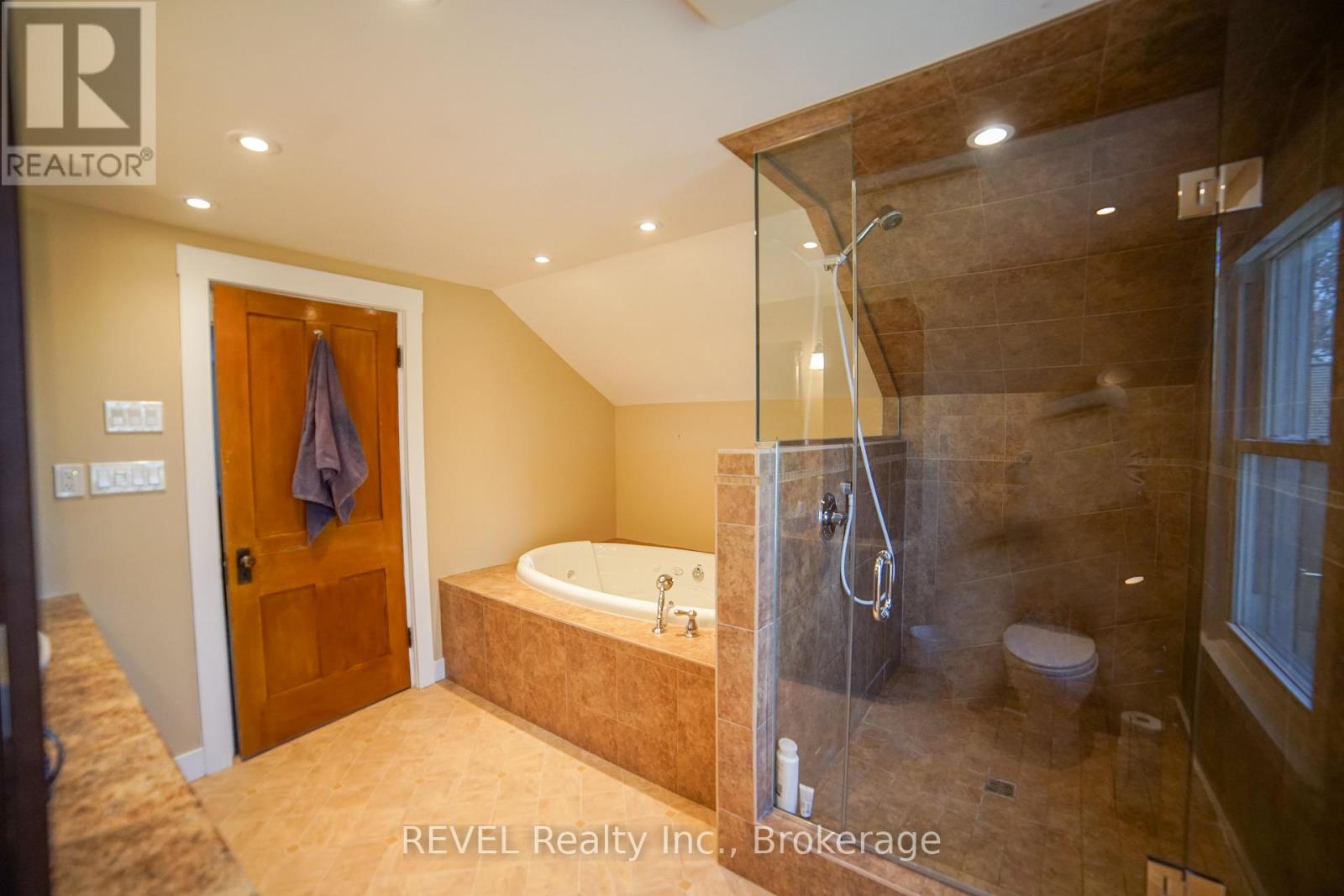 4046 Main Street, Niagara Falls, Ontario  L2G 6C2 - Photo 27 - X12391959