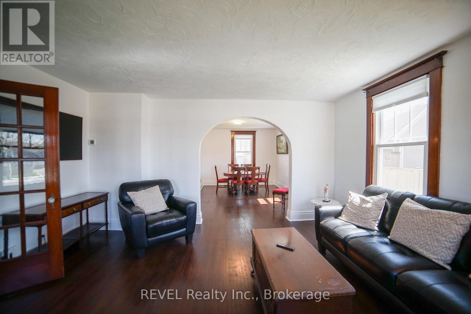 4046 Main Street, Niagara Falls, Ontario  L2G 6C2 - Photo 9 - X12391959