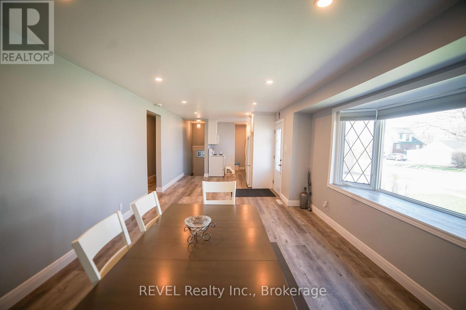 8685 Roosevelt Street, Niagara Falls, Ontario  L2G 7A3 - Photo 1 - X12391965