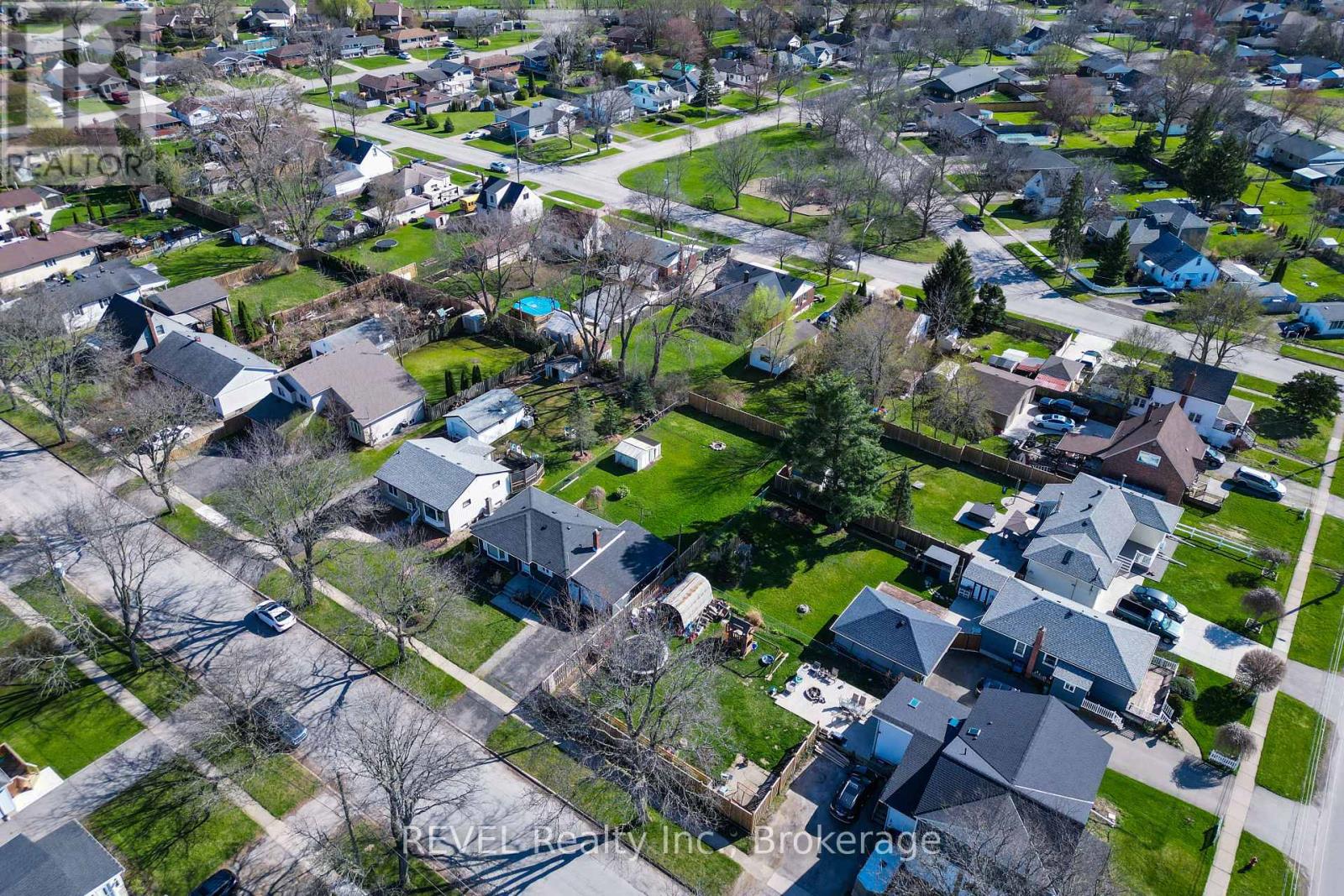8685 Roosevelt Street, Niagara Falls, Ontario  L2G 7A3 - Photo 2 - X12391965