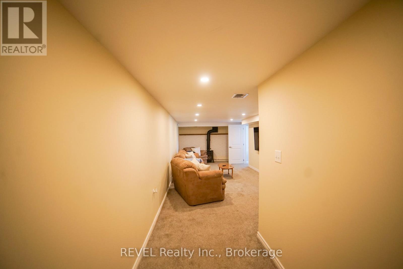 8685 Roosevelt Street, Niagara Falls, Ontario  L2G 7A3 - Photo 24 - X12391965
