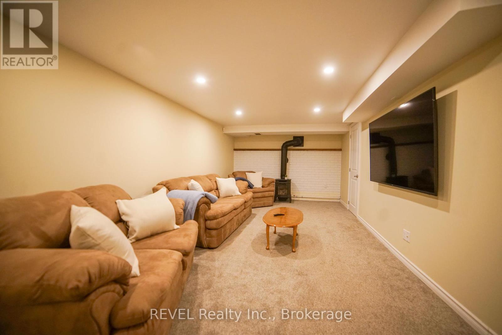 8685 Roosevelt Street, Niagara Falls, Ontario  L2G 7A3 - Photo 25 - X12391965