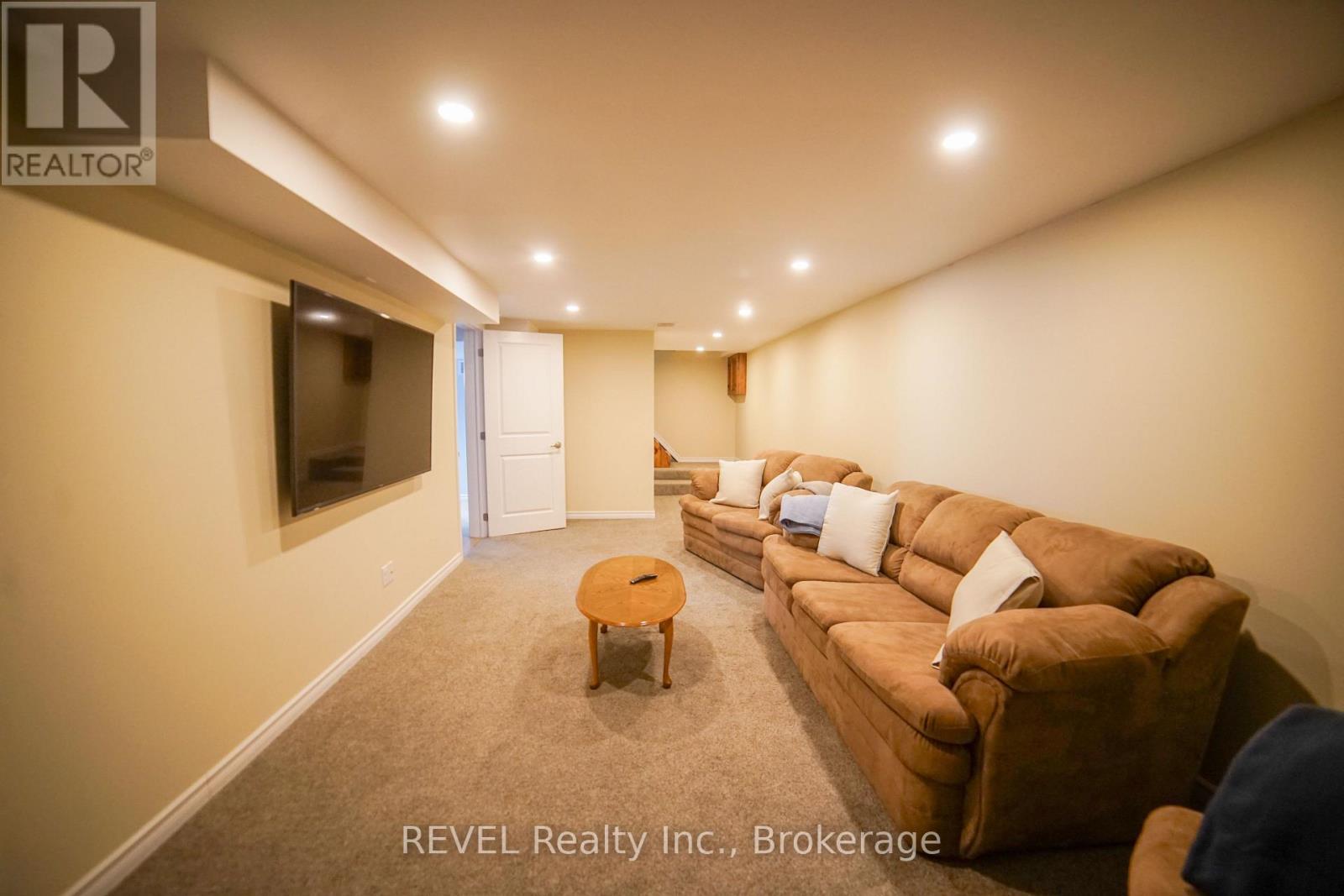 8685 Roosevelt Street, Niagara Falls, Ontario  L2G 7A3 - Photo 26 - X12391965