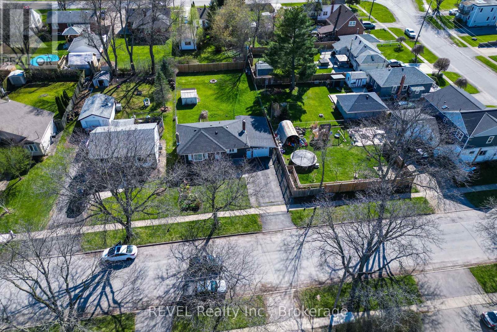 8685 Roosevelt Street, Niagara Falls, Ontario  L2G 7A3 - Photo 3 - X12391965