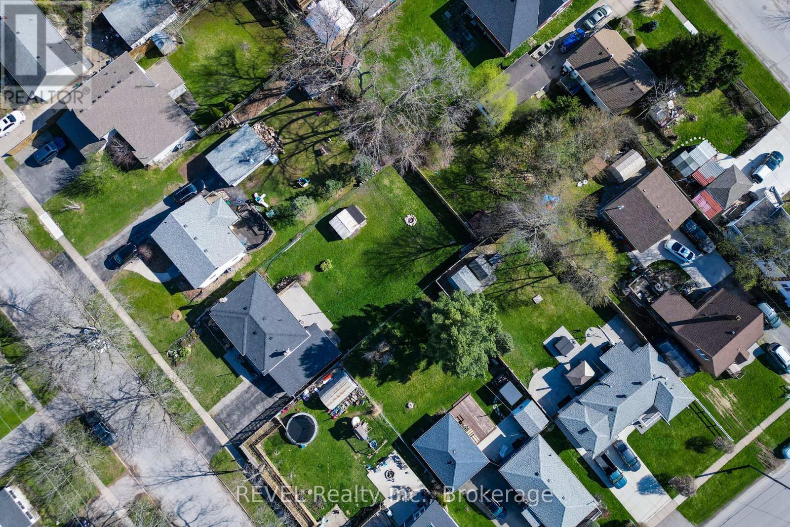 8685 Roosevelt Street, Niagara Falls, Ontario  L2G 7A3 - Photo 46 - X12391965