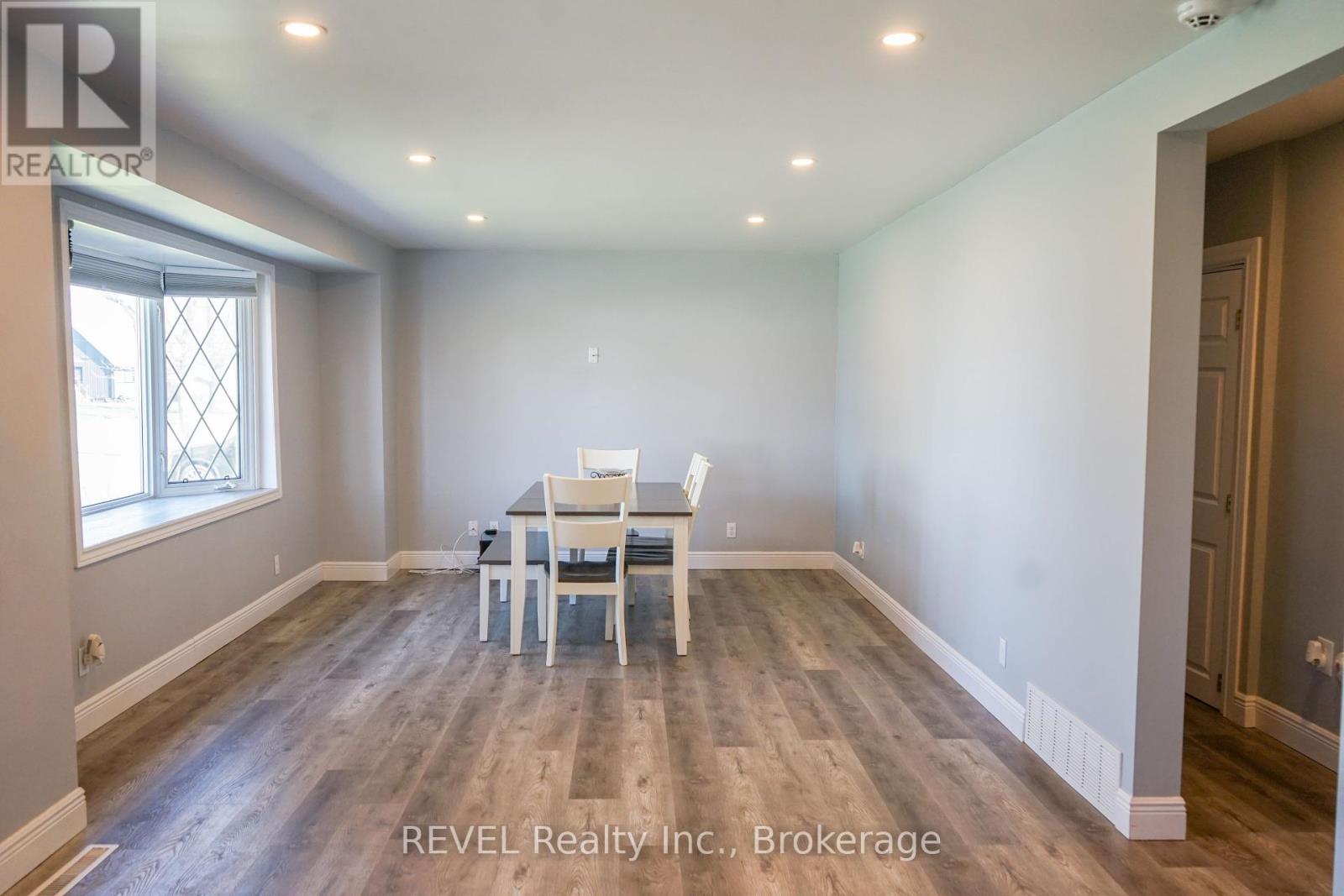 8685 Roosevelt Street, Niagara Falls, Ontario  L2G 7A3 - Photo 7 - X12391965