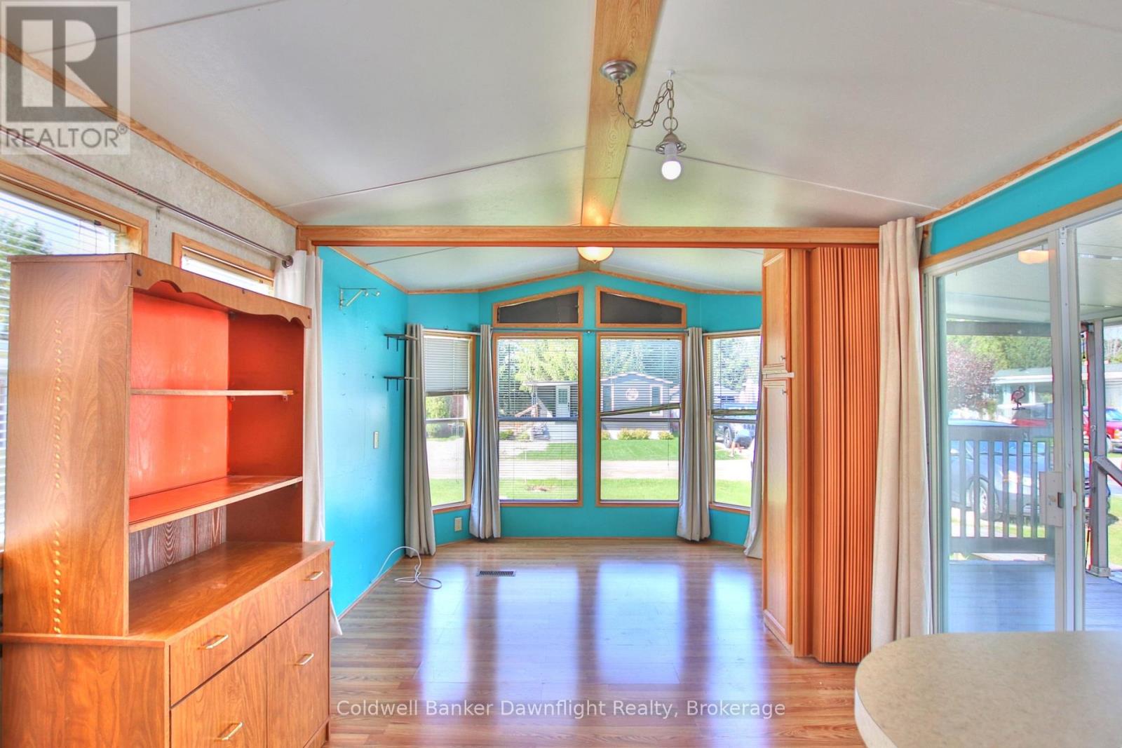 Photo 4 of 13 for 30 Starboard - 77719 Bluewater Highway