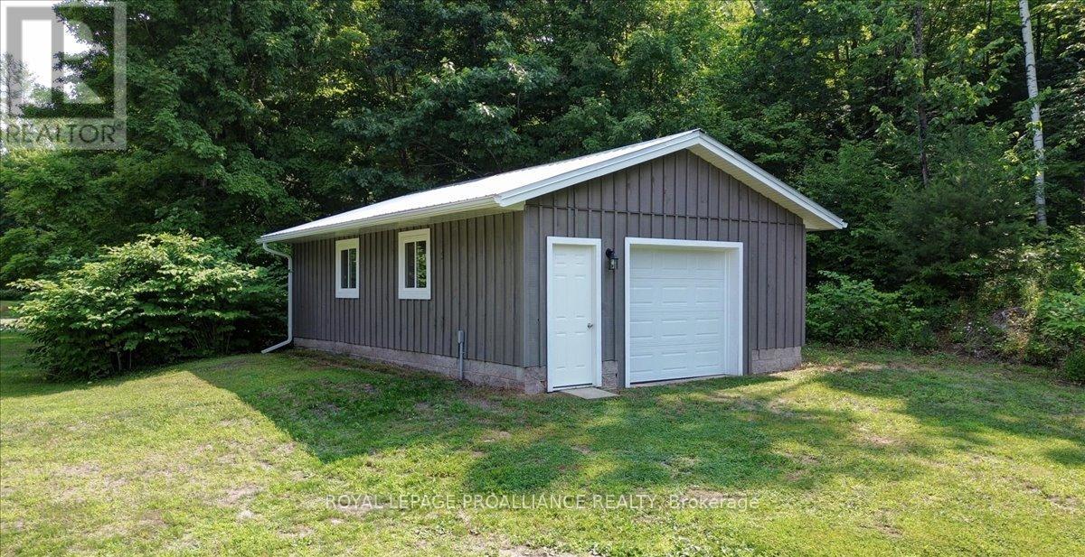 1040 Snider Road, North Frontenac, Ontario  K0H 1K0 - Photo 26 - X12391972