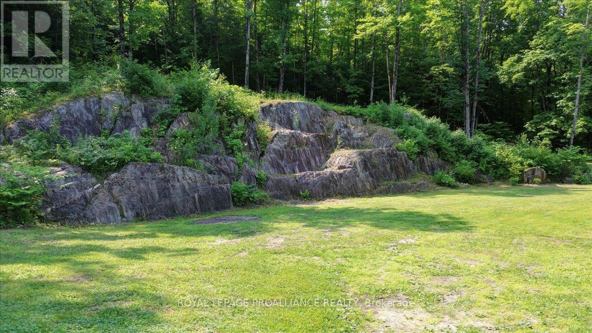 1040 Snider Road, North Frontenac, Ontario  K0H 1K0 - Photo 27 - X12391972