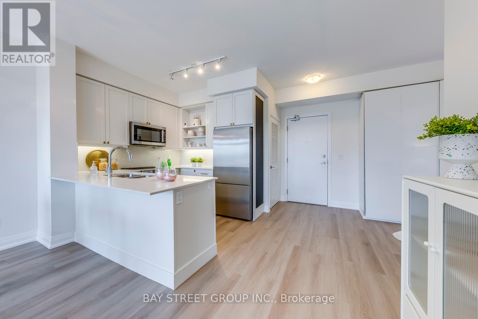 404 - 65 Oneida Crescent, Richmond Hill (Langstaff), Ontario  L4B 0A1 - Photo 10 - N12391822