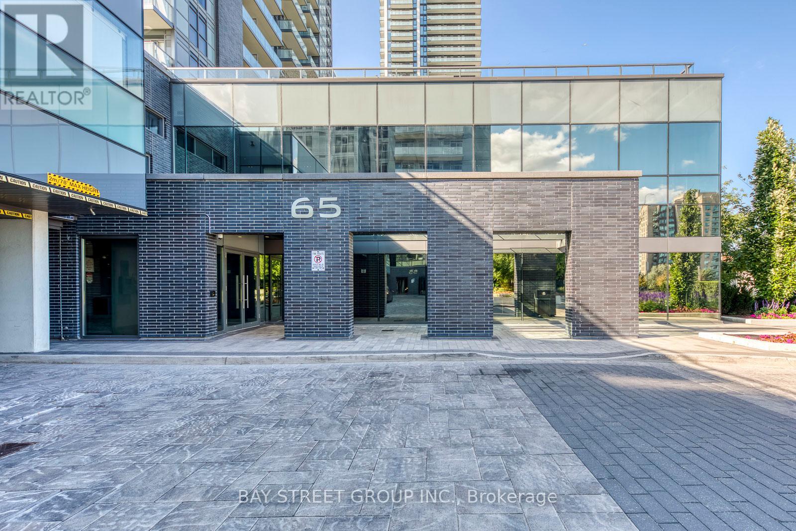 404 - 65 Oneida Crescent, Richmond Hill (Langstaff), Ontario  L4B 0A1 - Photo 2 - N12391822