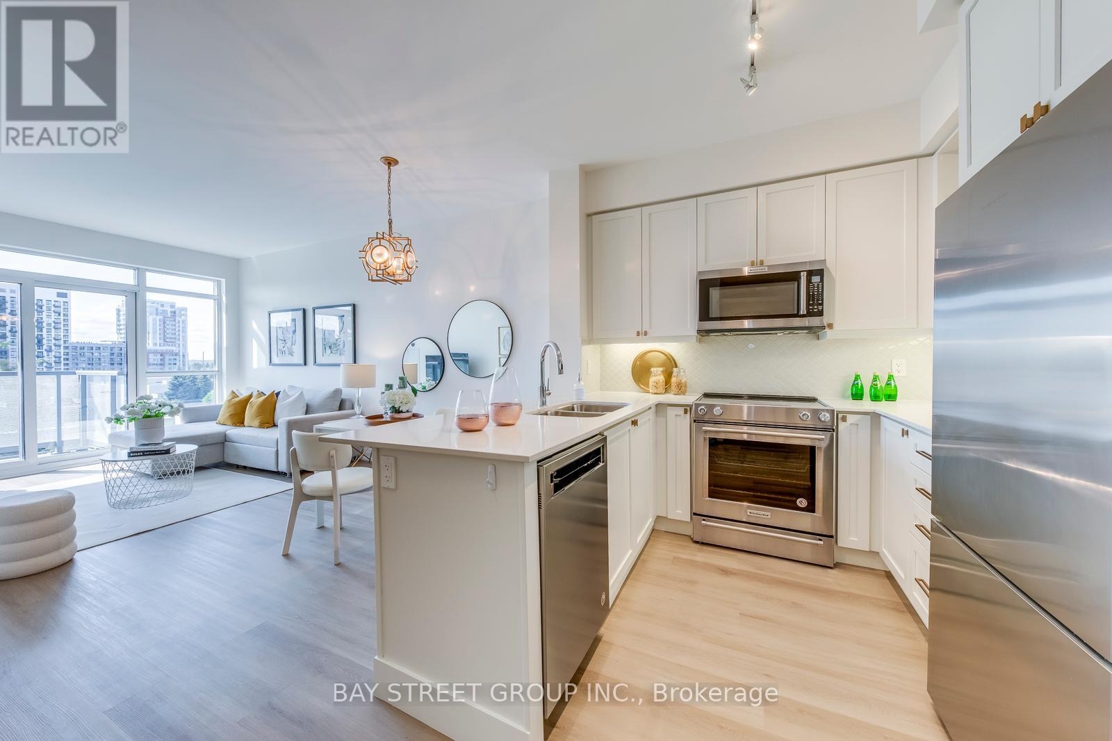 404 - 65 Oneida Crescent, Richmond Hill (Langstaff), Ontario  L4B 0A1 - Photo 5 - N12391822