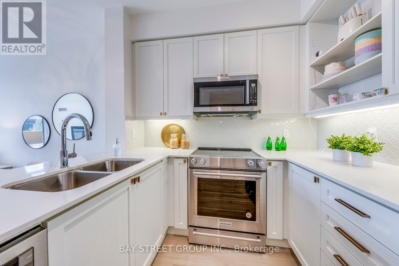 404 - 65 Oneida Crescent, Richmond Hill (Langstaff), Ontario  L4B 0A1 - Photo 7 - N12391822