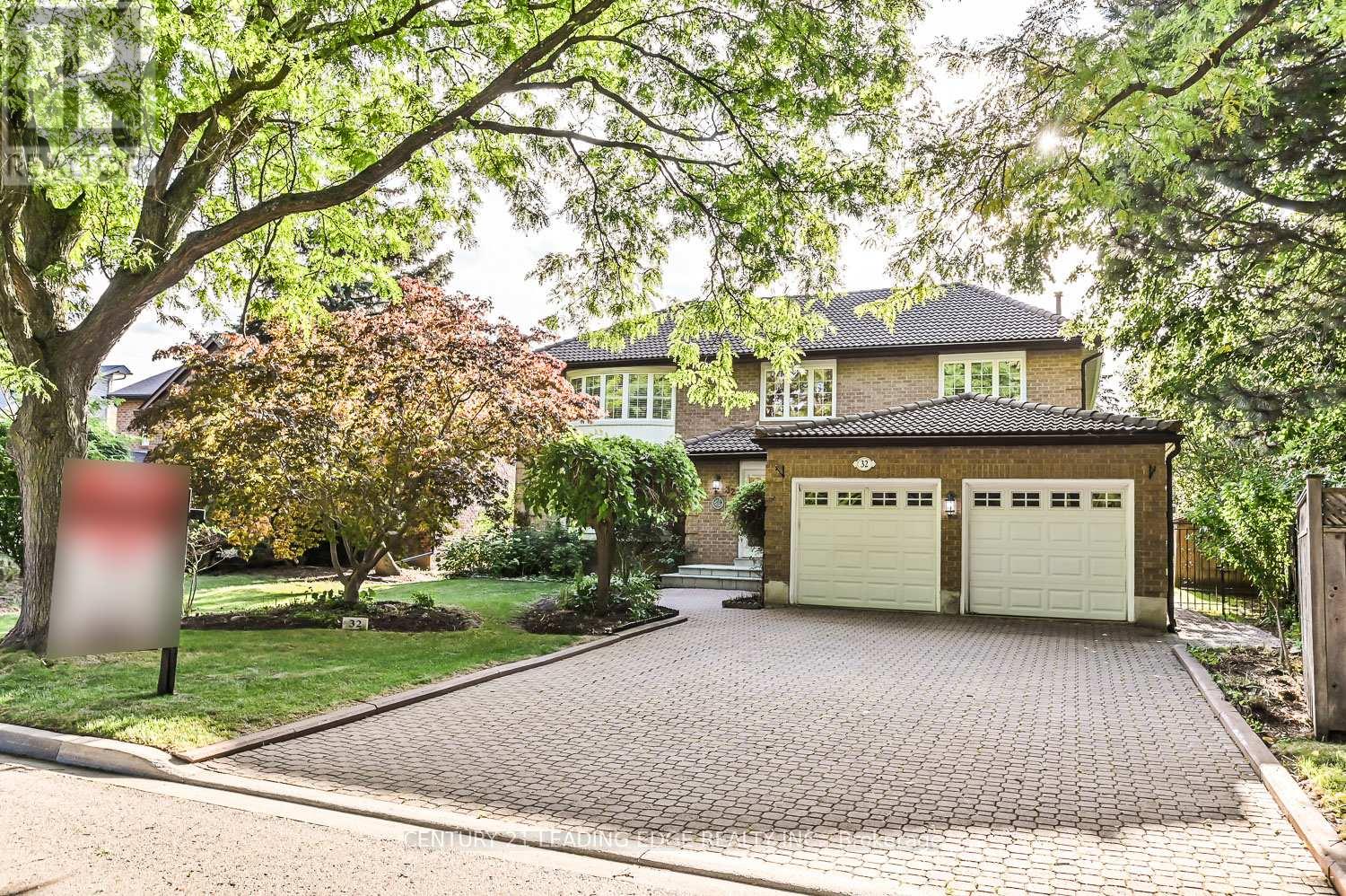 Property at 32 ADDINGTON SQUARE image 1