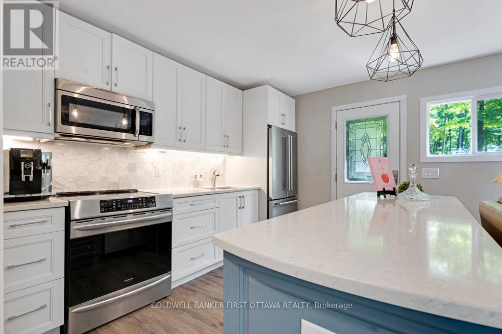 127 Sunset View Lane, Mississippi Mills, Ontario  K0A 1P0 - Photo 19 - X12391555