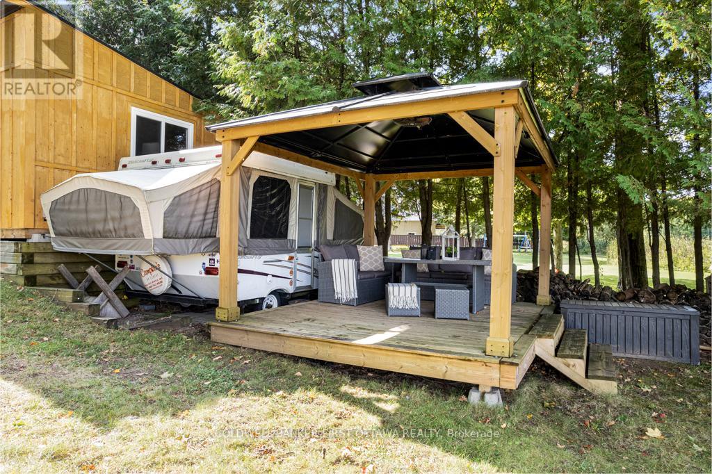 127 Sunset View Lane, Mississippi Mills, Ontario  K0A 1P0 - Photo 8 - X12391555