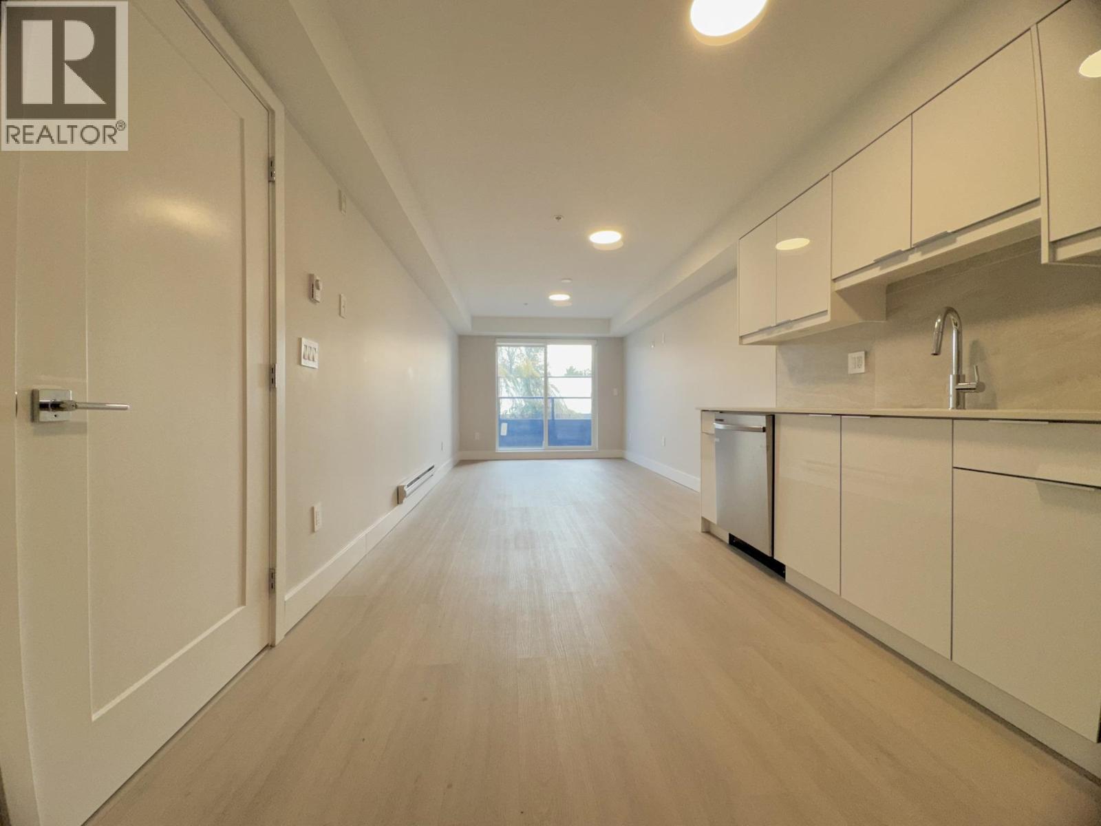 304 3050 Kingsway, Vancouver, British Columbia  V5R 5J7 - Photo 4 - R3042667