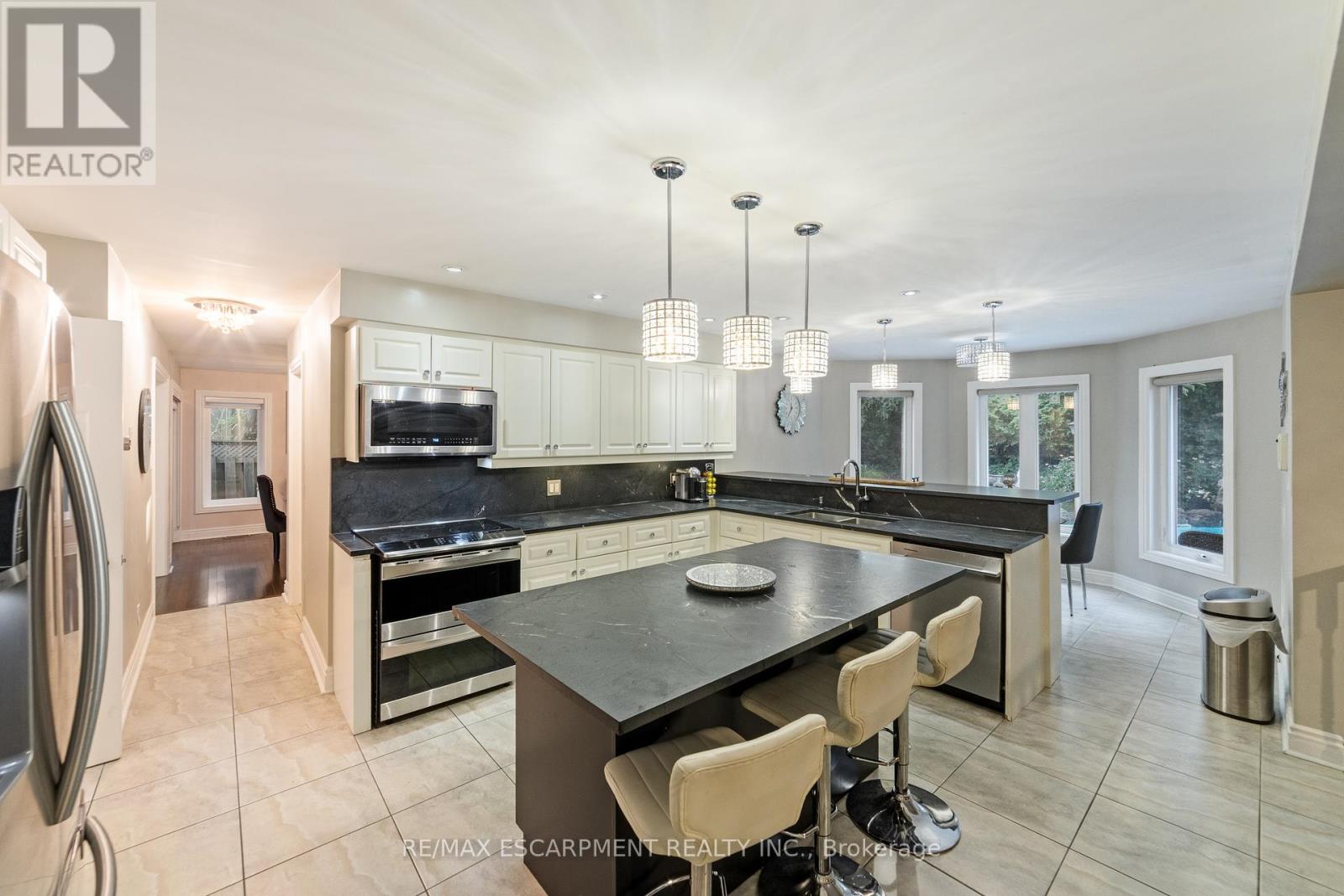 117 Miller Drive, Hamilton, Ontario  L9G 4W2 - Photo 18 - X12378821