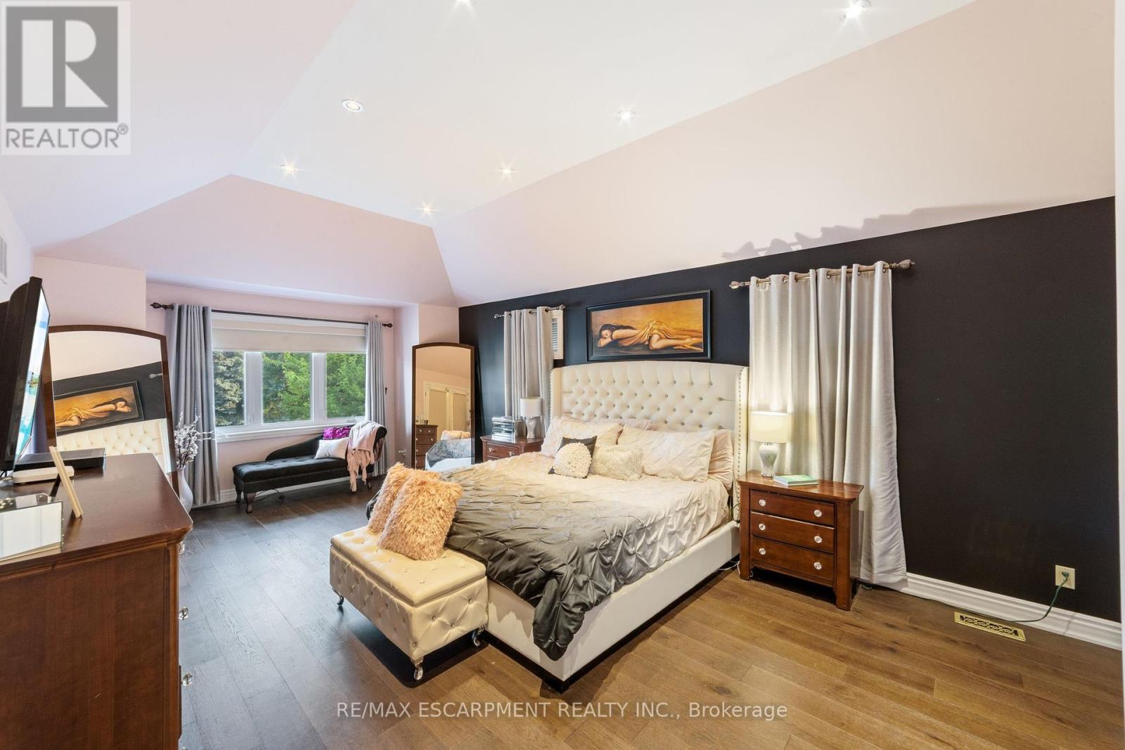 117 Miller Drive, Hamilton, Ontario  L9G 4W2 - Photo 25 - X12378821