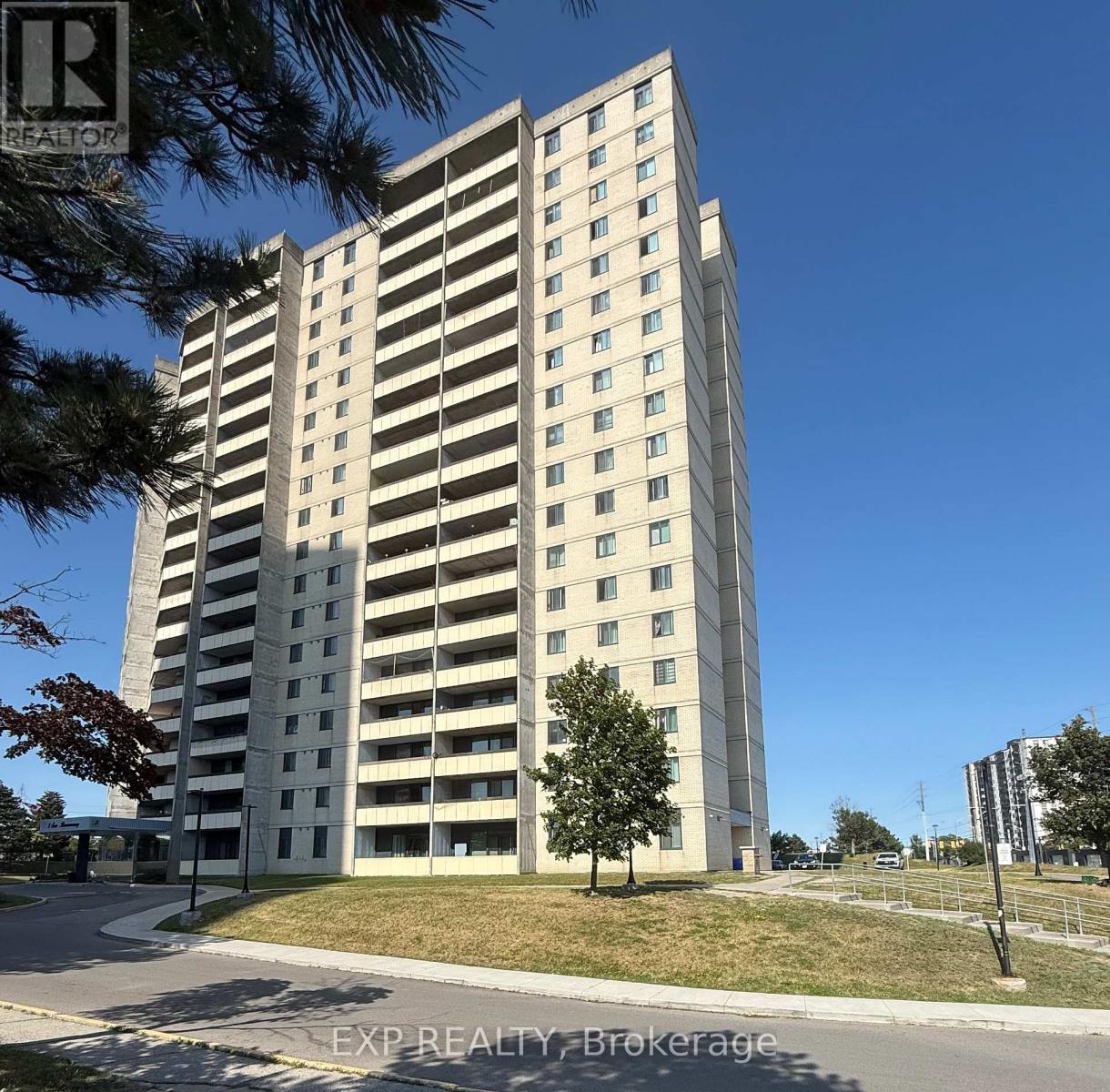 1009 - 5 SAN ROMANO WAY, Toronto, Ontario