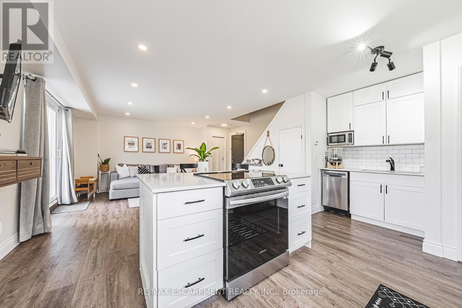 1 - 469 Claridge Road, Burlington, Ontario  L7N 2S1 - Photo 14 - W12391844