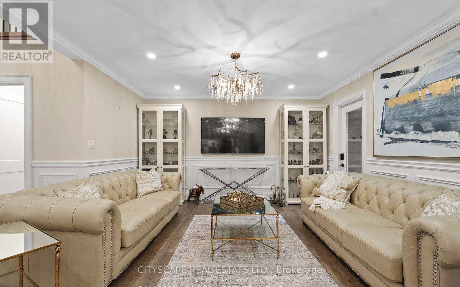 1270 Saginaw Crescent, Mississauga, Ontario  L5H 4B8 - Photo 15 - W12391858