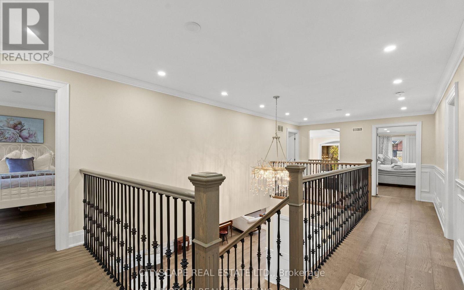 1270 Saginaw Crescent, Mississauga, Ontario  L5H 4B8 - Photo 18 - W12391858