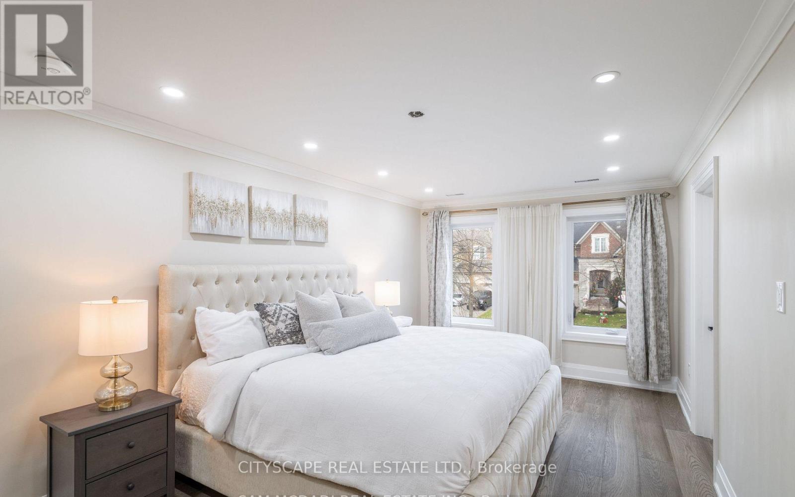 1270 Saginaw Crescent, Mississauga, Ontario  L5H 4B8 - Photo 19 - W12391858