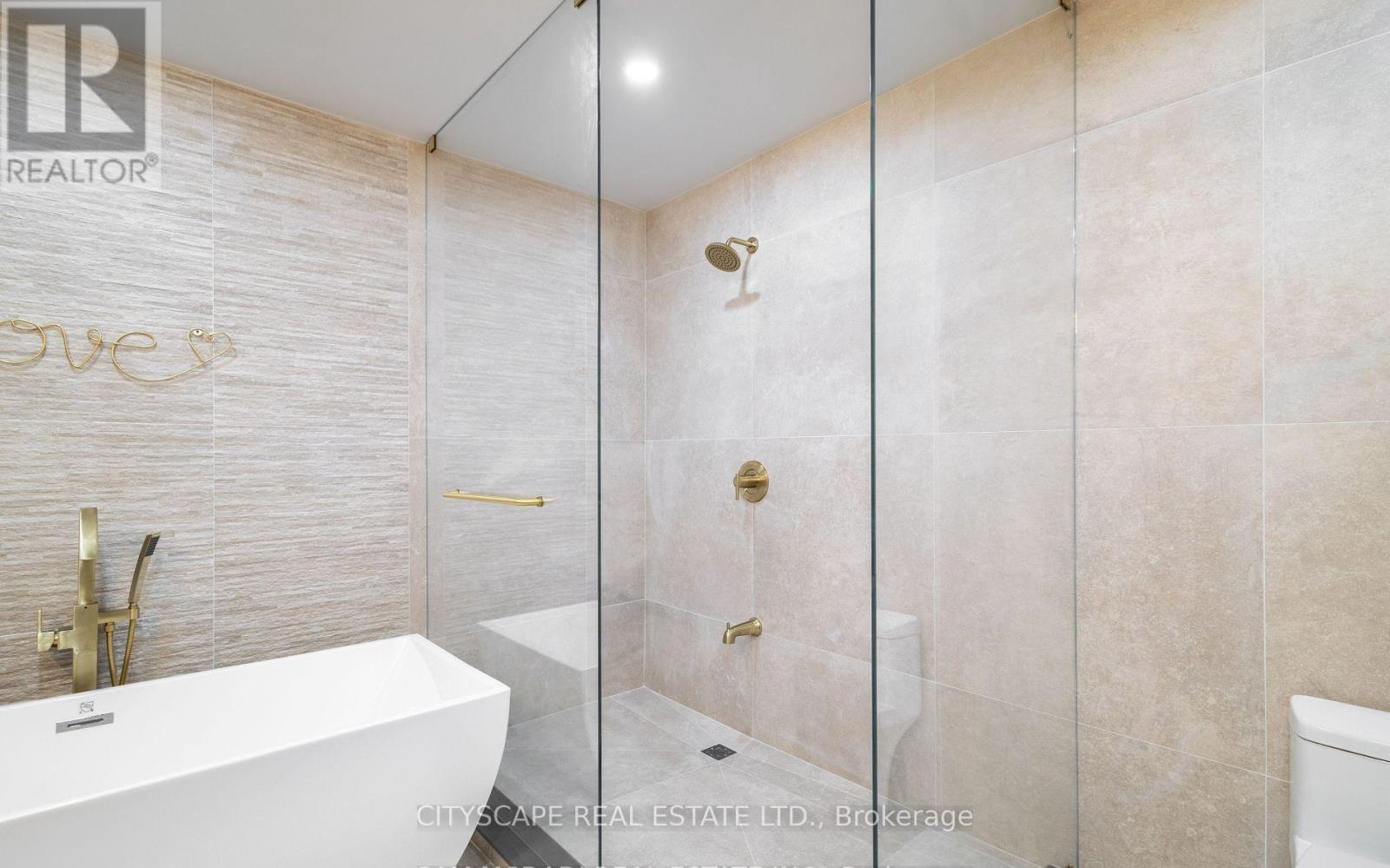 1270 Saginaw Crescent, Mississauga, Ontario  L5H 4B8 - Photo 23 - W12391858