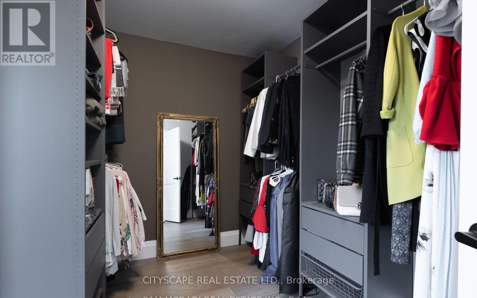 1270 Saginaw Crescent, Mississauga, Ontario  L5H 4B8 - Photo 24 - W12391858