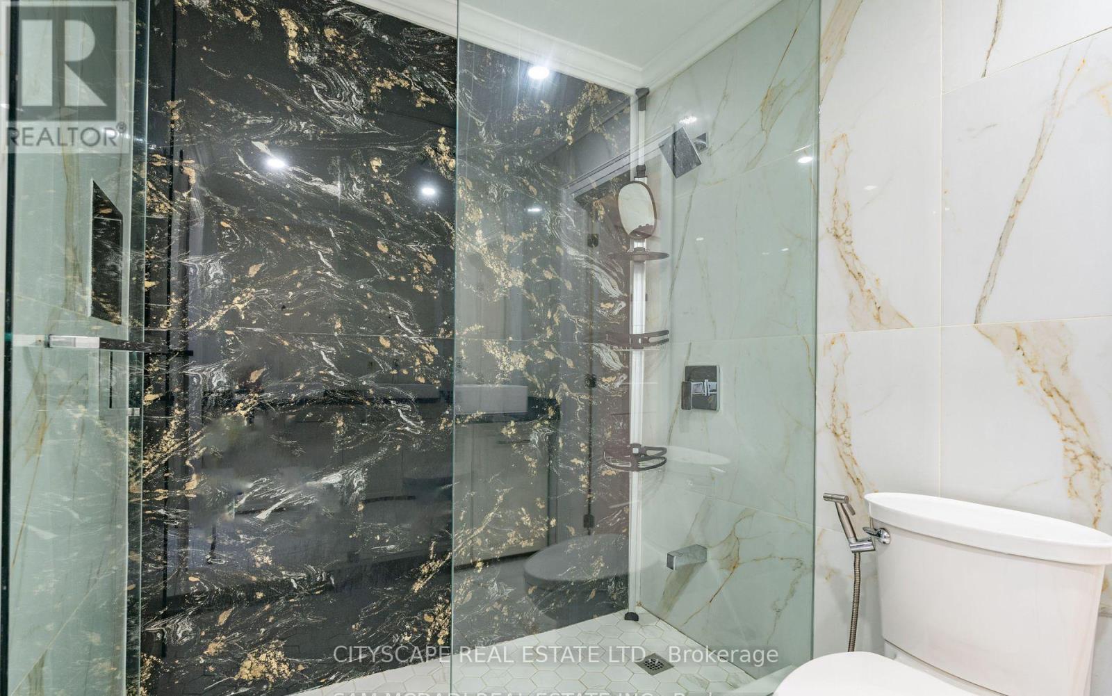 1270 Saginaw Crescent, Mississauga, Ontario  L5H 4B8 - Photo 30 - W12391858