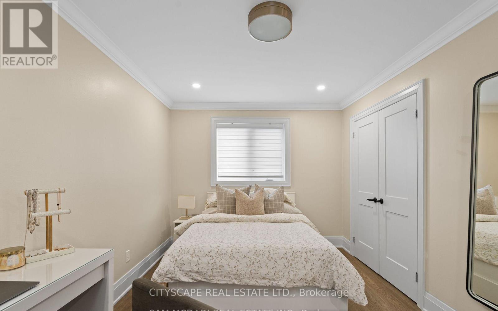 1270 Saginaw Crescent, Mississauga, Ontario  L5H 4B8 - Photo 31 - W12391858