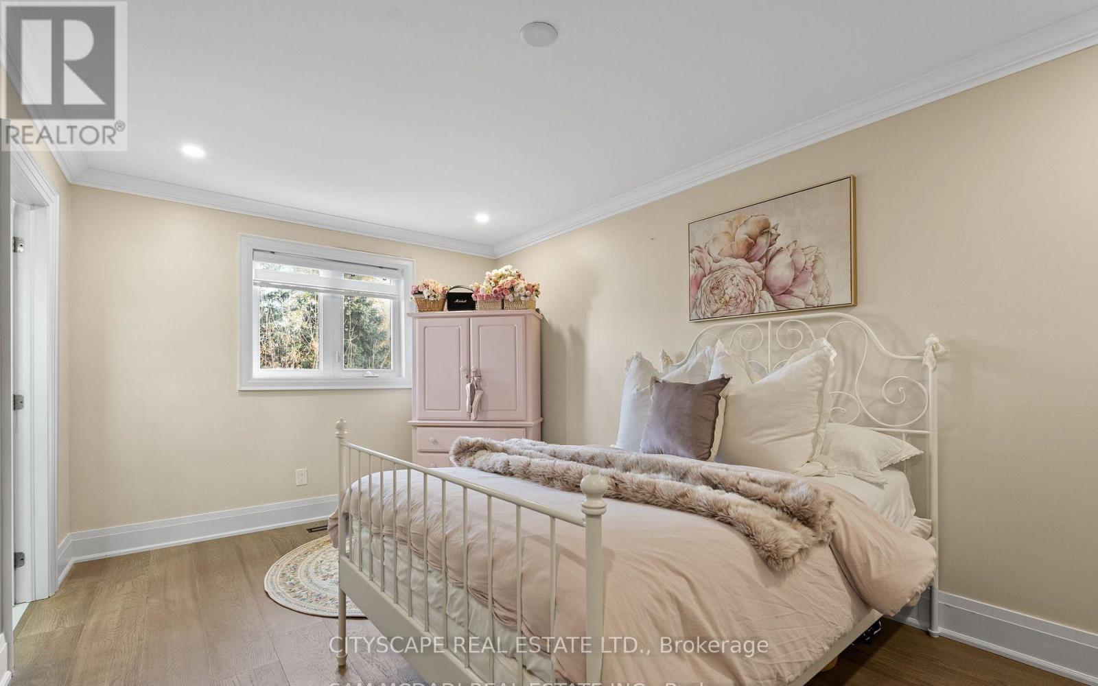 1270 Saginaw Crescent, Mississauga, Ontario  L5H 4B8 - Photo 32 - W12391858