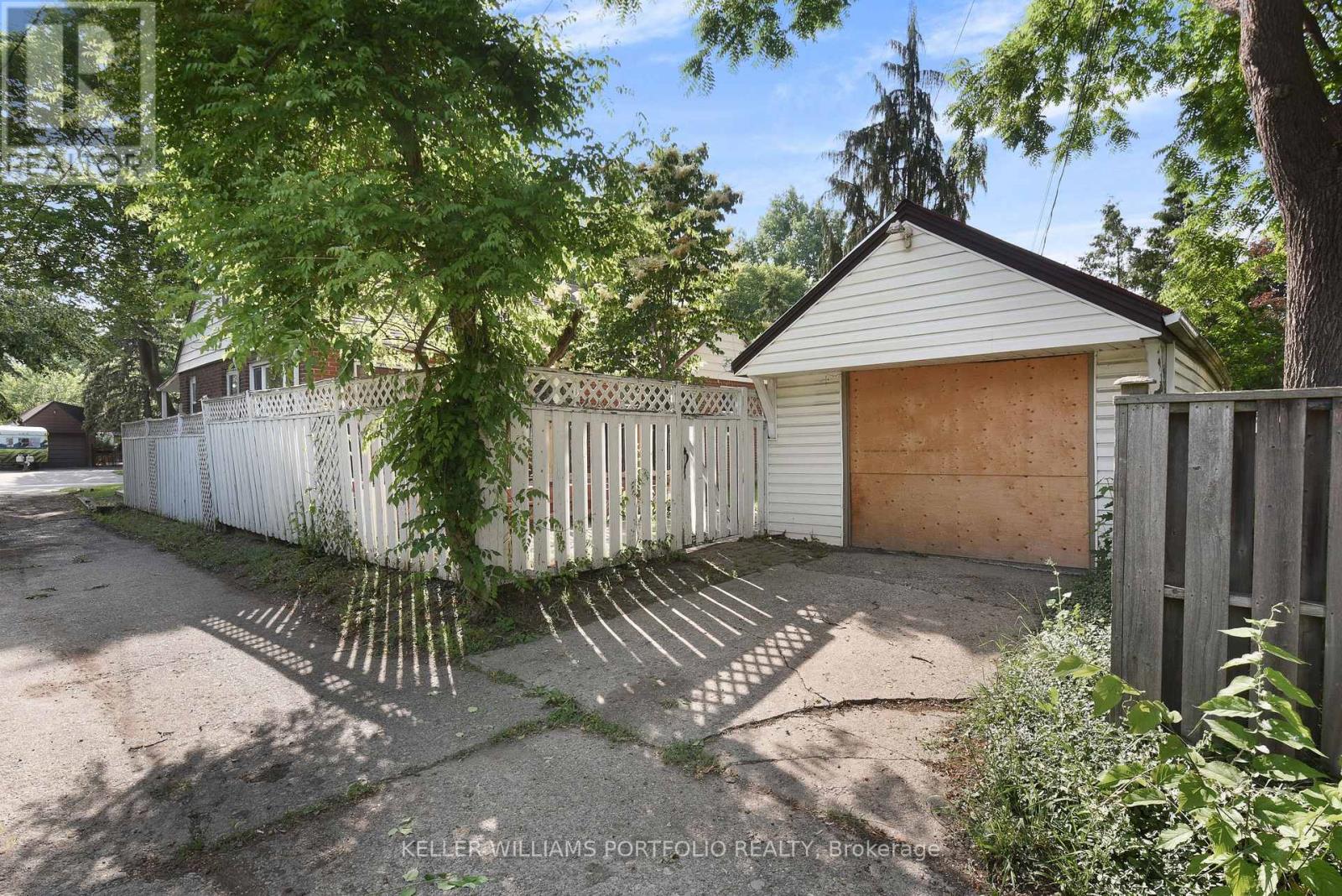 146 Askin Avenue, Windsor, Ontario  N9B 2W9 - Photo 10 - X12391867