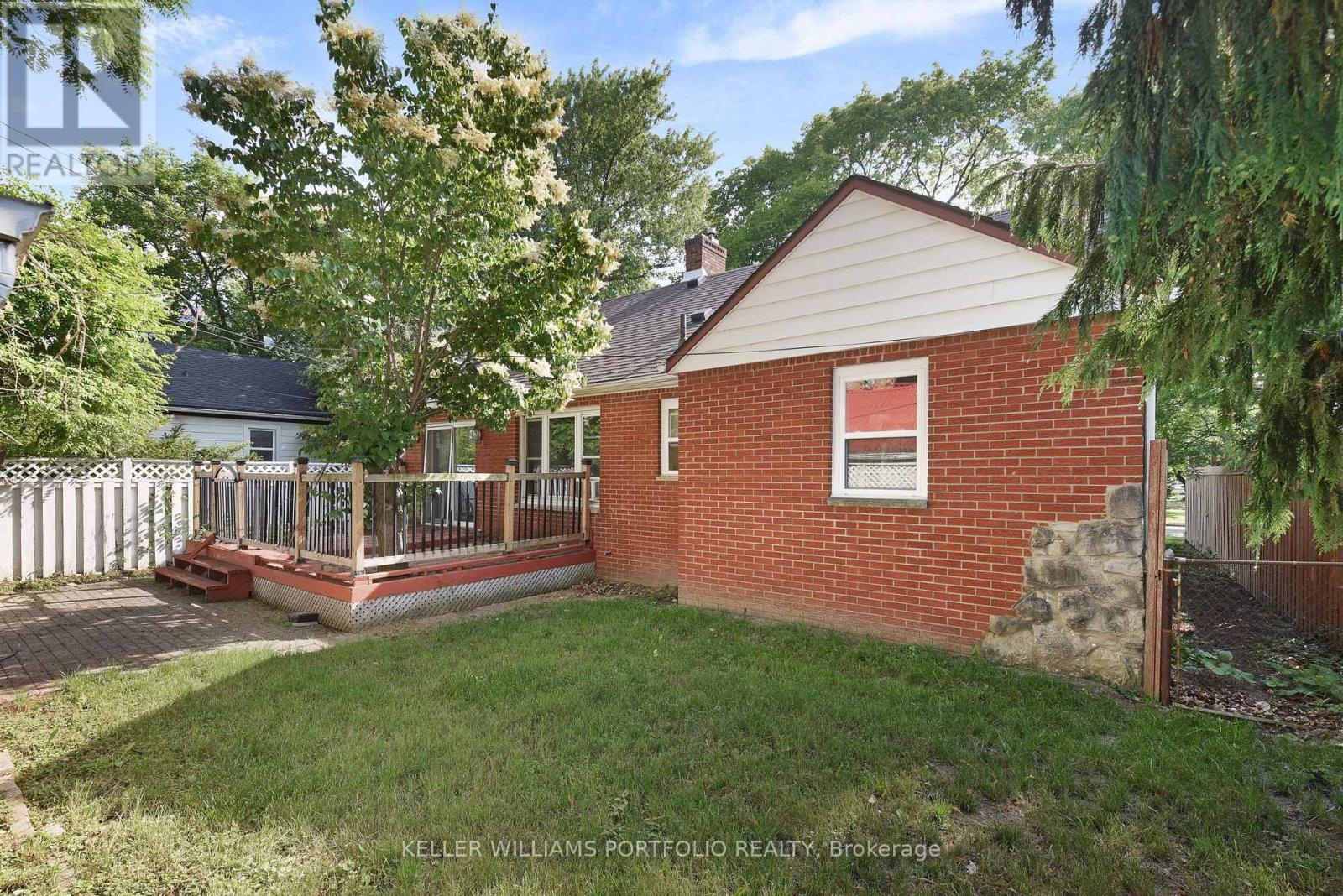146 Askin Avenue, Windsor, Ontario  N9B 2W9 - Photo 7 - X12391867