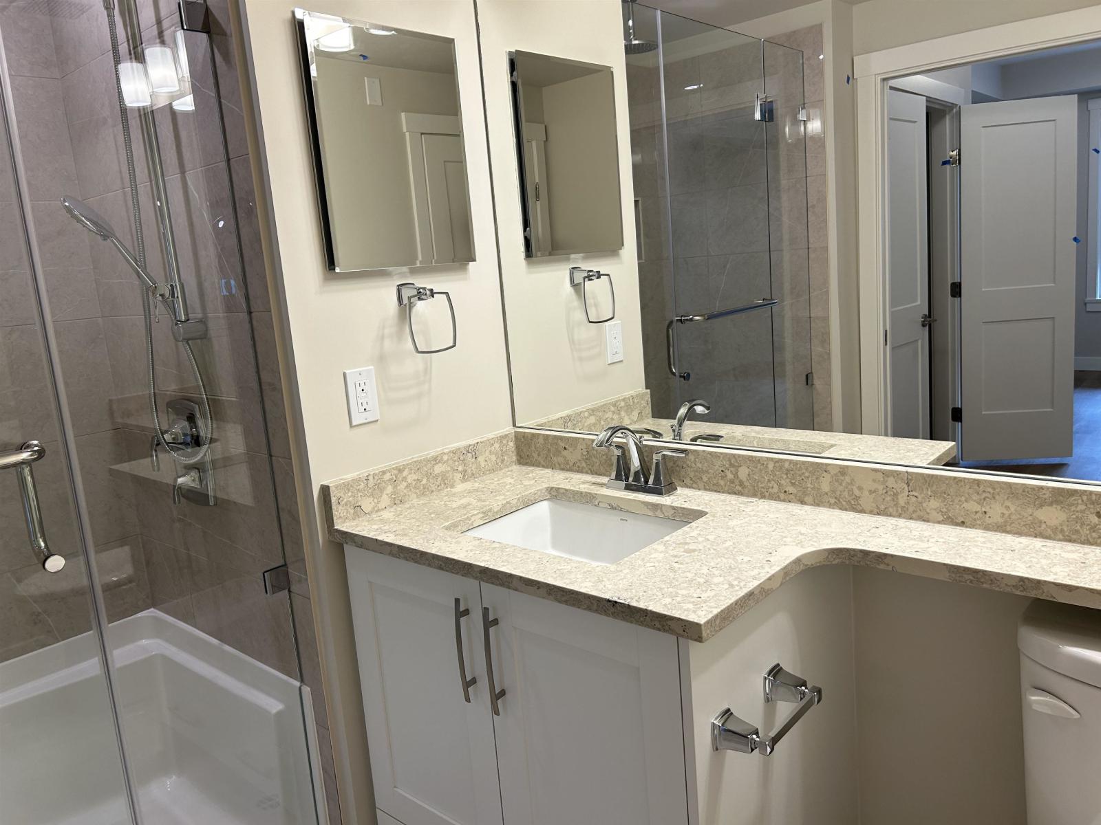 A333 8233 208b Street, Langley, British Columbia  V0V 0V0 - Photo 4 - R3015119