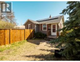 727 15 Street S Victoria Park
